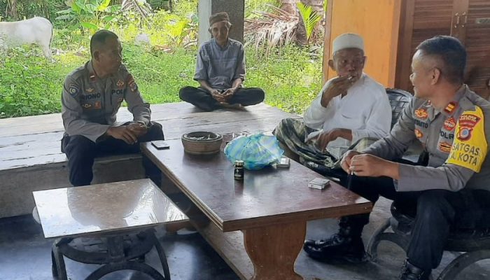 Jelang Pilkada Serentak, Kapolsek Ampana Kota Cooling System Dengan Tokoh Alkhaerat Kabupaten Touna