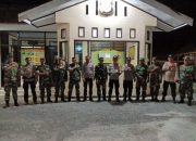 Wujud Sinergitas, Koramil Ratolindo Berikan Surprise HUT Bhayangkara ke 78 ke Polsek Ampana Kota
