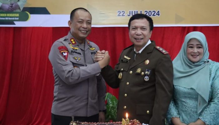 Kapolres Buol Beri Kejutan Kajari Saat Perayaan Hari Bhakti Adhiyaksa Ke-64