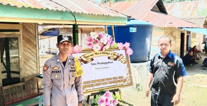 Wakapolsek Wakep Pimpin Personil Melayat Ke Rumah Warga Yang Berduka