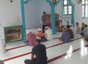 KBO Binmas Polres Touna Sholat Jumat Keliling di Masjid Nurul Hidayah Dusun Saluaba Ajak Para Jemaah Jaga Kamtibmas