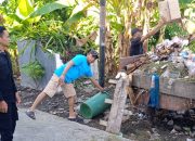Petugas Regu Pengamanan Lapas Ampana Lakukan Pengawasan Pembuangan Sampah
