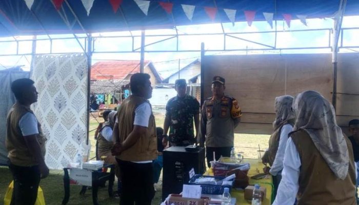 Bersama Dandim 1307/Poso, Kapolres Tojo Una Una Tinjau Pemungutan Suara di TPS
