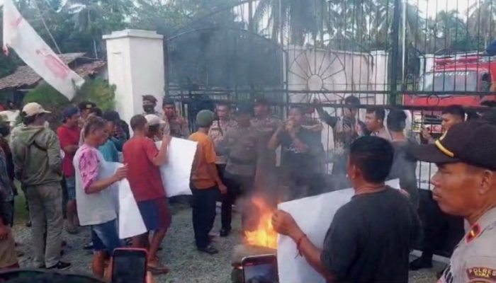 Kabag Ops Polres Touna Pimpin PAM Unjuk Rasa Damai Aliansi Rakyat Touna Peduli Demokrasi