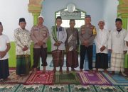 Cooling System Pasca Pleno, Kapolsek Ampana Kota Berikan Himbauan Kamtibmas Melalui Jumat Keliling