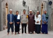 Sholat Subuh Berjamaah Dengan Warga, Kasihumas Ajak Warga Jaga Persatuan dan Kerukunan