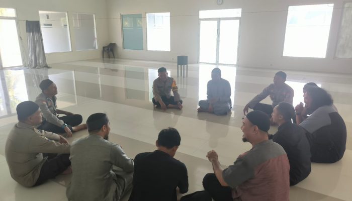 Sholat Jumat Keliling, Wakapolres Touna Ajak Jamaah Masjid As Sunah Jaga Kamtibmas