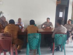 Sambangi Lurah Uemalingku, Sat Binmas Polres Touna Minta Warga Jaga Toleransi Selama Bulan Suci Ramadhan