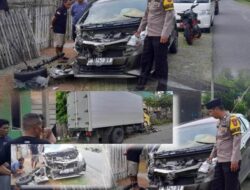 Hilang Kendali, Dua Mobil Ringsek di Jalan Trans Sulawesi Touna