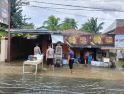 Kapolsek Ampana Kota Pantau Situasi Pasca Hujan Deras Yang Mengguyur Kota Ampana