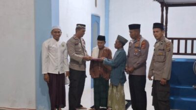 Polres Touna Gelar Tarawih Keliling Di Masjid Alhasanah Desa Saluaba