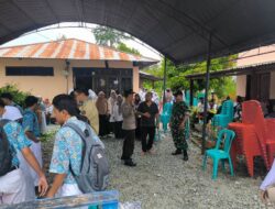 Kasat Binmas Polres Touna Melayat Ke Rumah Warga Yang Meninggal Dunia