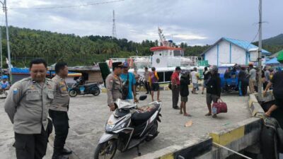 Hari Buruh Internasional, Sat Binmas Polres Touna Pantau Aktivitas Buruh Di Pelabuhan Belanda
