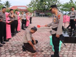 Di Akhir Masa Tugas Sebagai Kapolres Touna, Berikan Kenaikan Pangkat Kepada Personil.