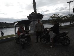 Penjaga Keamanan Pesisir: Bhabinkamtibmas Wakai Sapa Warga, Ajak Jaga Kamtibmas!