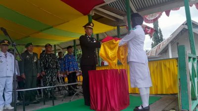 Kapolsek Ulubongka Pimpin Upacara Penurunan Bendera HUT ke-80 RI di Ulubongka