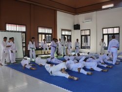 Siap Naik Pangkat, Personel Polres Touna Ditempa Ujian Beladiri Penuh Tantangan