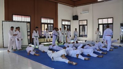 Siap Naik Pangkat, Personel Polres Touna Ditempa Ujian Beladiri Penuh Tantangan