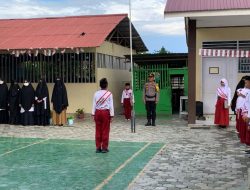 Ini Pesan Kapolsek Maryanto Saat Jadi Pembina Upacara Sekolah Dasar