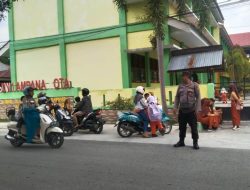 Jamin Keamanan Pelajar, Polsek Ampana Kota Rutin Gelar Pengaturan Pagi di Titik Rawan Macet