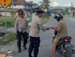 “Jumat Berkah” Sat Binmas Polres Touna, Pererat Silaturahmi dengan Warga Muara Toba