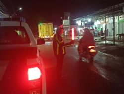 Satlantas Polres Touna Ajak Warga Tertib Berlalu Lintas Lewat Patroli Malam