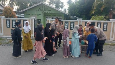 Bukan Hanya Penegak Hukum, Sat Binmas Touna Rajut Silaturahmi Lewat Pembagian Sarapan Gratis