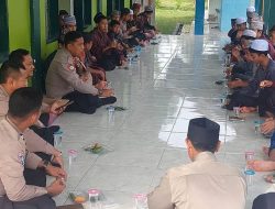 Jumat Berkah Sat Binmas Polres Touna, Wujud Kepedulian Nyata Polisi kepada Santri Penuntut Ilmu.