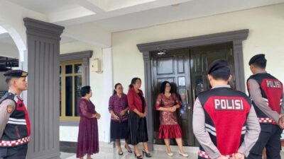 Jamin Keamanan Warga, Satsamapta Polres Touna Sasar Gereja dalam Patroli Dialogis