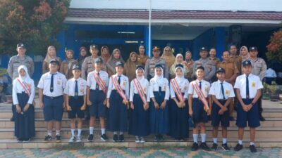 Membangun Budi Pekerti, Polres Touna Bekali Siswa SMPN 1 Ampana Kota Nilai-Nilai Positif