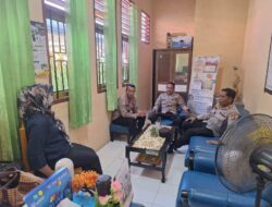 Lakukan Sambang Koordinasi, Kasat Binmas Polres Touna Tekankan Kedisiplinan dan Kesehatan Siswa