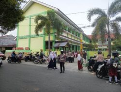 Tingkatkan Disiplin Lalu Lintas, Sat Lantas Polres Touna Intensifkan Pengaturan di Persimpangan