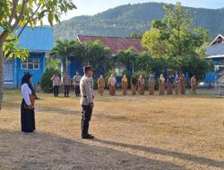 Pimpin Upacara di SMPN 1 Ulubongka, Kasat Binmas Polres Touna Beri Edukasi Kamtibmas