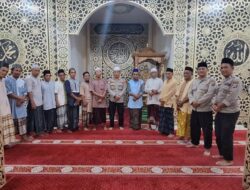 “Polres Touna Pastikan Ramadhan Aman, Sat Binmas Sambangi Jamaah Masjid Armuzna