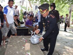 Polres Touna Laksanakan Upacara Kedinasan Pemakaman Kompol (Purn) Taiyeb S. Lawadang