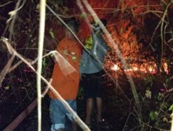 Polsek Ulubongka Padamkan Kebakaran Lahan Warga di Desa Cempa