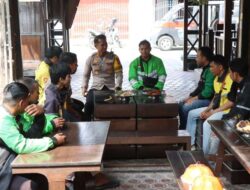 Polisi Kumpul Bersama Masyarakat, Kapolres Touna Sambangi Komunitas Ojol Maxim dan Draiv